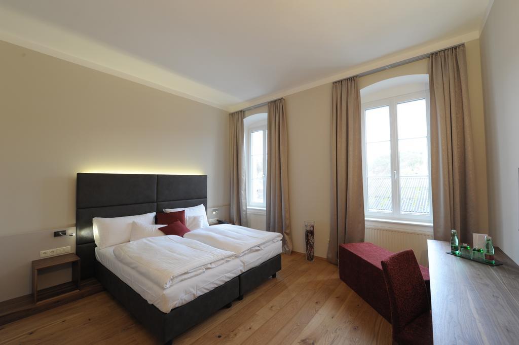 Eee Hotel Perg Quarto foto