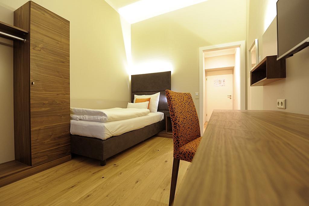 Eee Hotel Perg Quarto foto